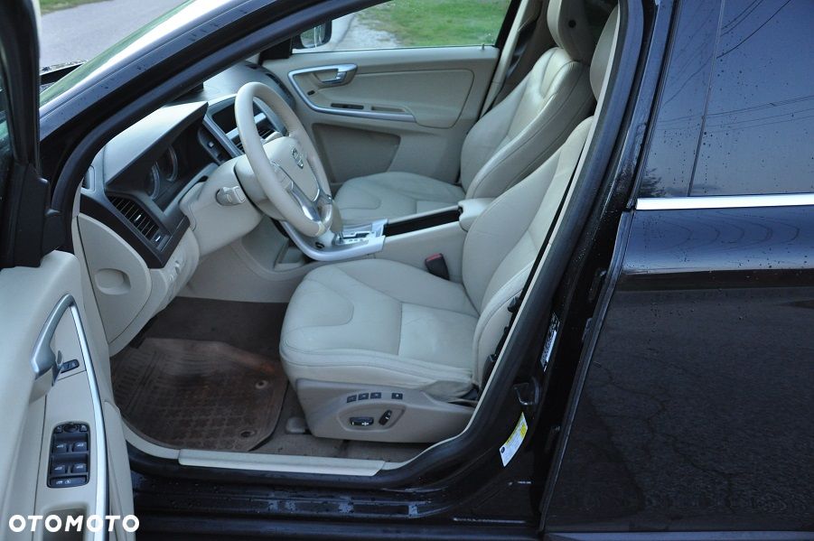 Volvo XC 60 3.2 AWD Momentum - 16