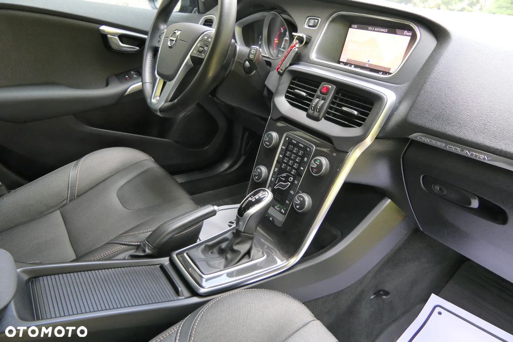Volvo V40 Cross Country D3 Geartronic Momentum - 20
