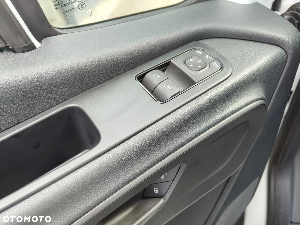 Mercedes-Benz Sprinter Furgon 317 CDI PRO Ekstra długi z zabudową brygadową - 17