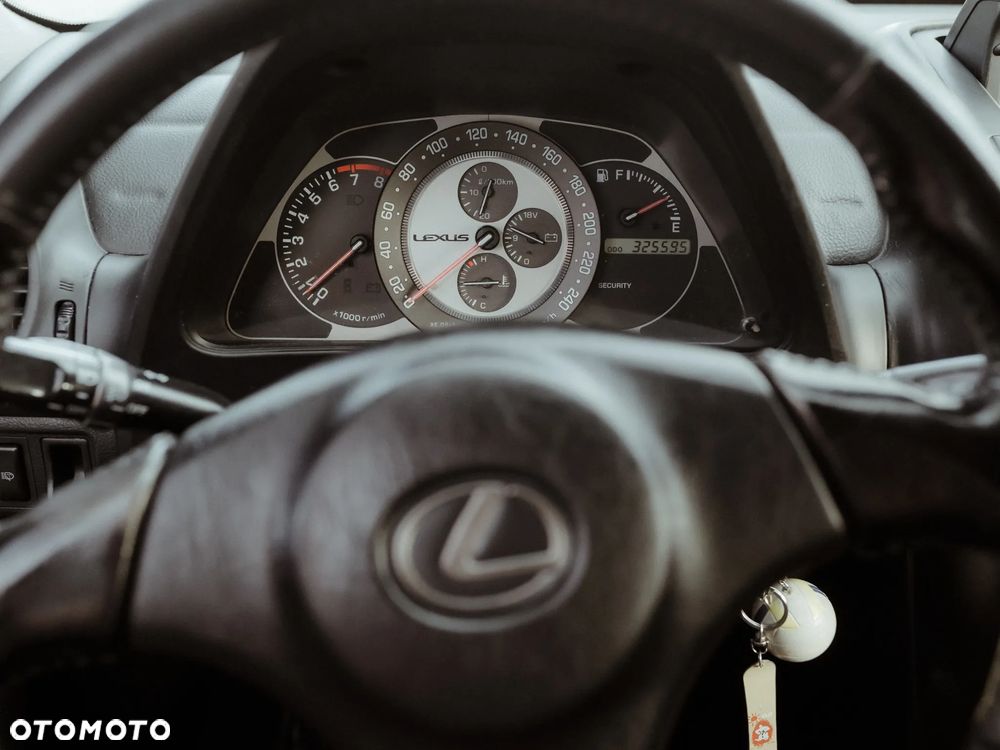 Lexus IS 200 SC Prestige - 24