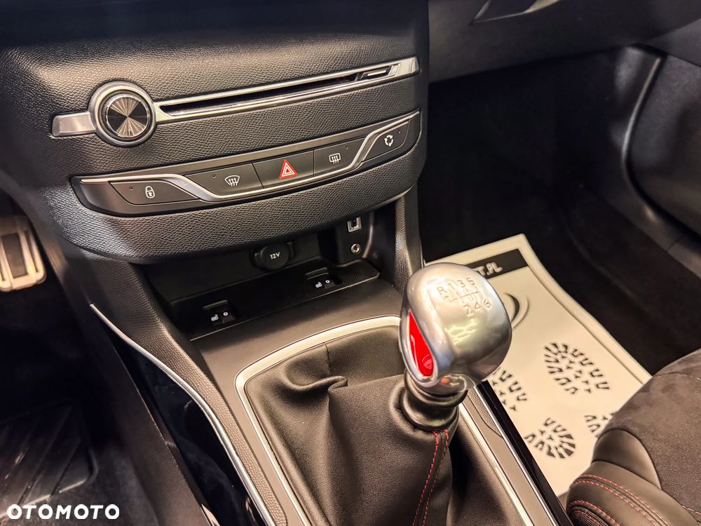 Peugeot 308 1.6 e-THP S&S GTi by Sport - 26