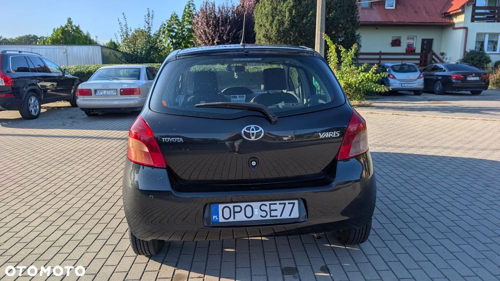 Toyota Yaris 1.0 Luna A/C - 2