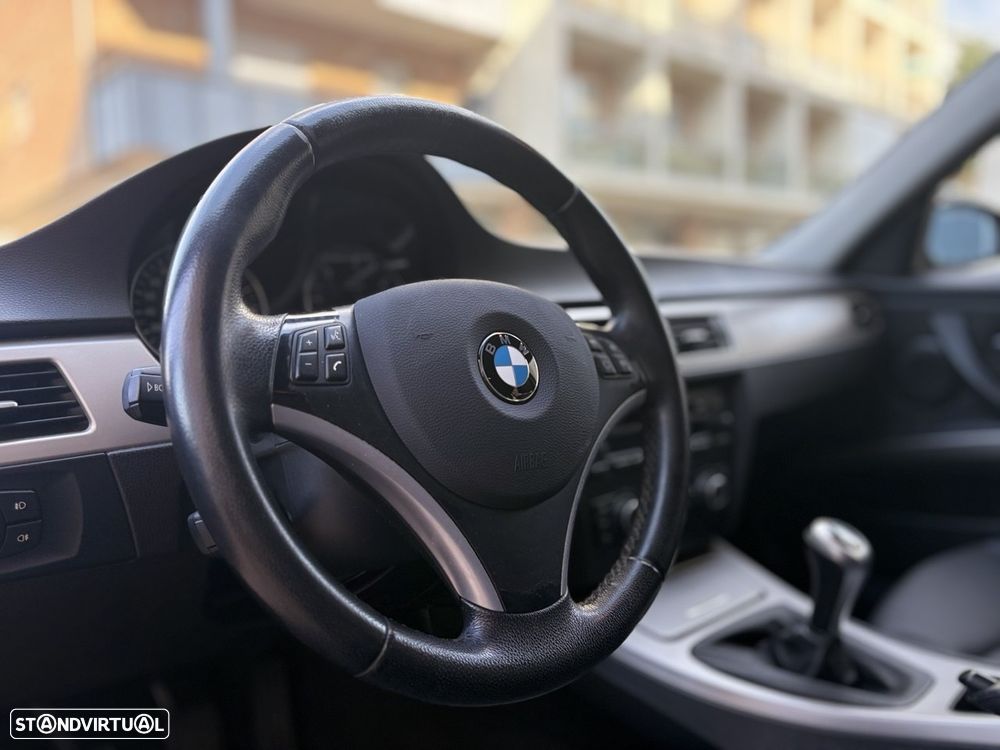BMW 320 d Exclusive - 10