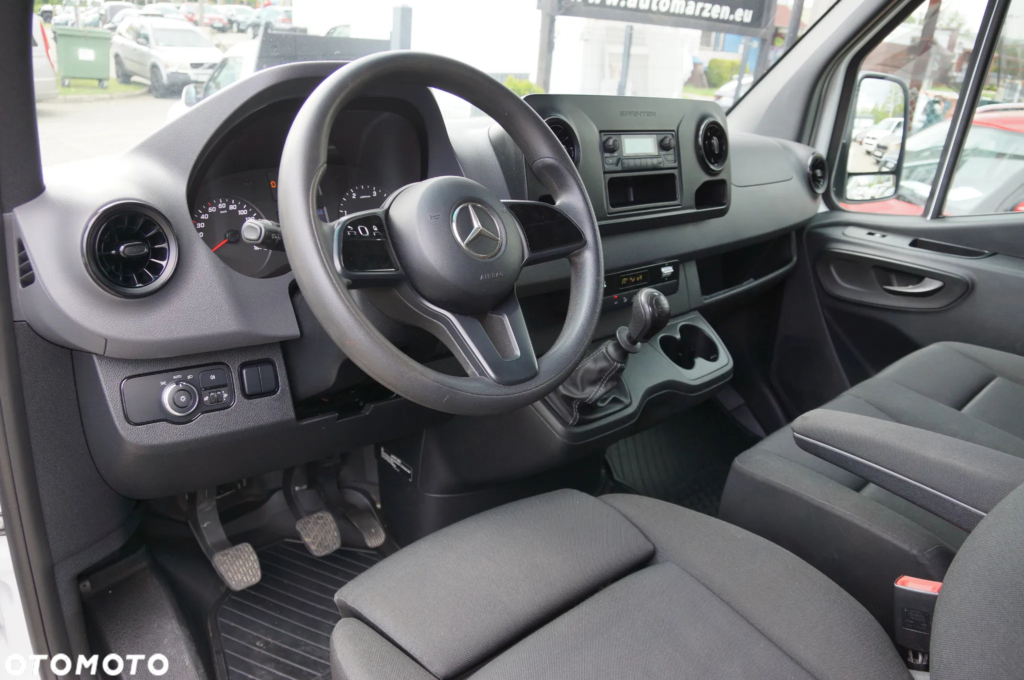 Mercedes-Benz Sprinter - 18