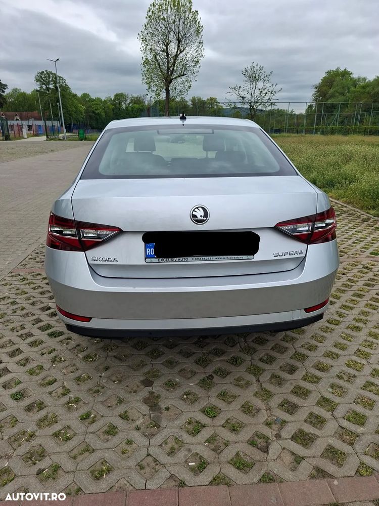 Skoda Superb 2.0 TDI Ambition - 10