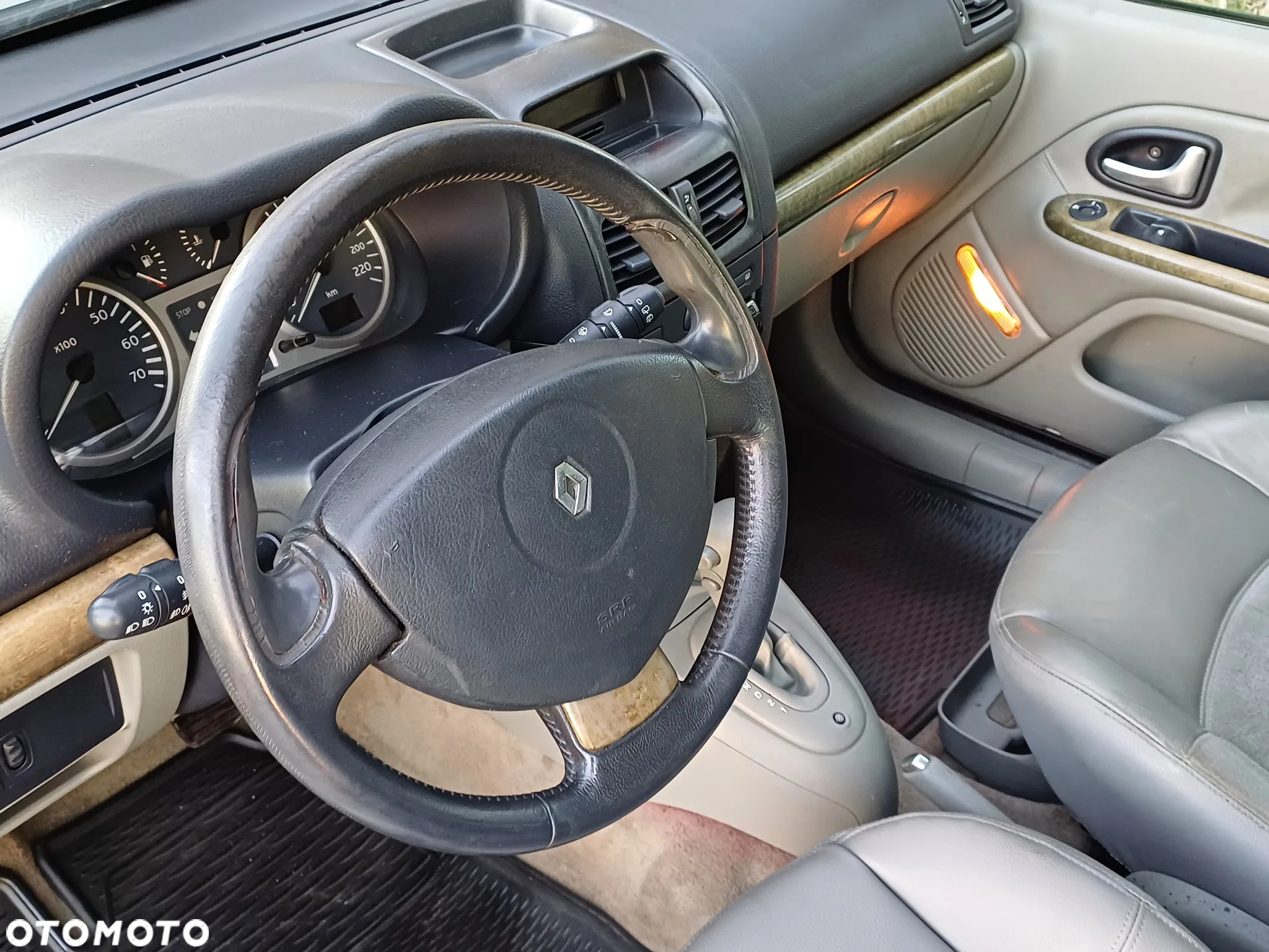 Renault Clio - 14