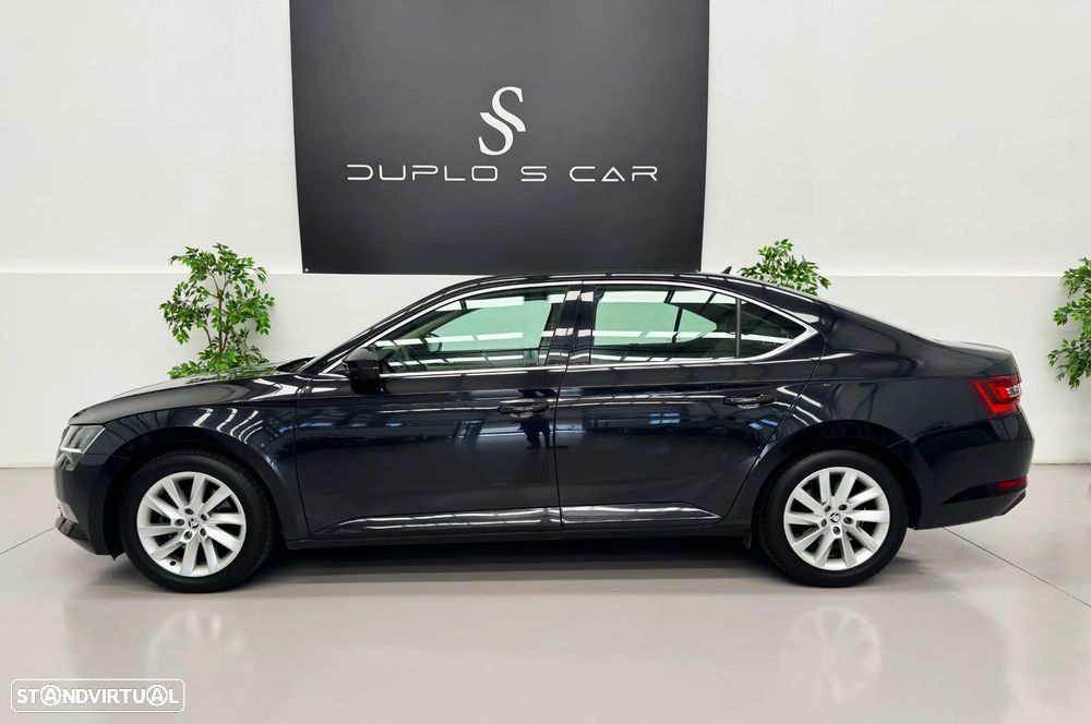 Skoda Superb 2.0 TDI Laurin&Klement DSG - 2