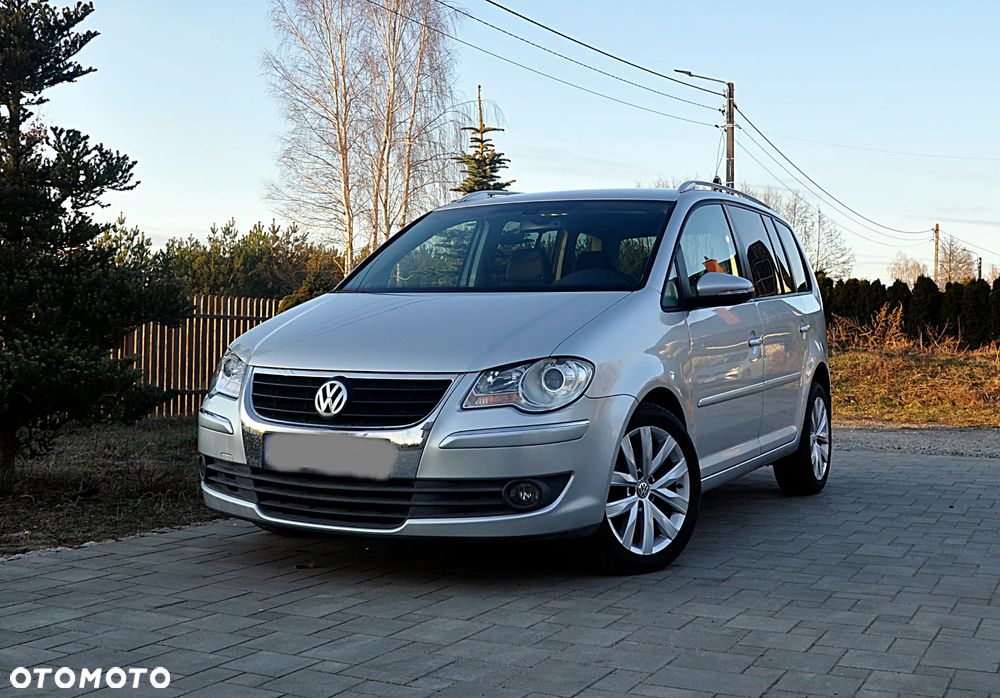Volkswagen Touran 1.9 TDI Q-Line DSG - 1
