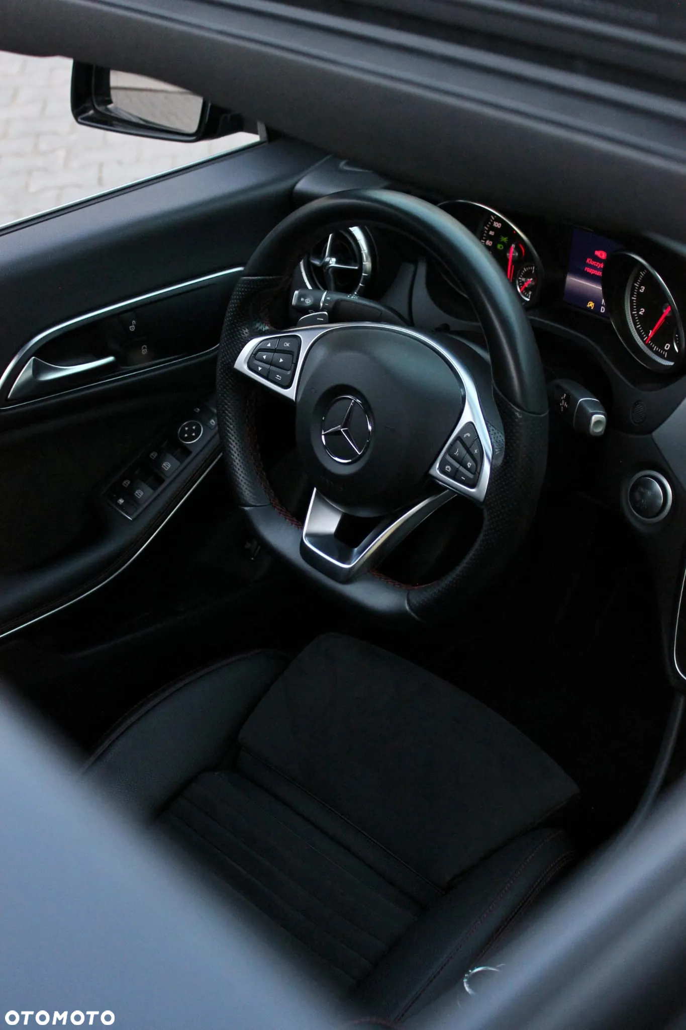 Mercedes-Benz CLA 200 7G-DCT AMG Line - 5