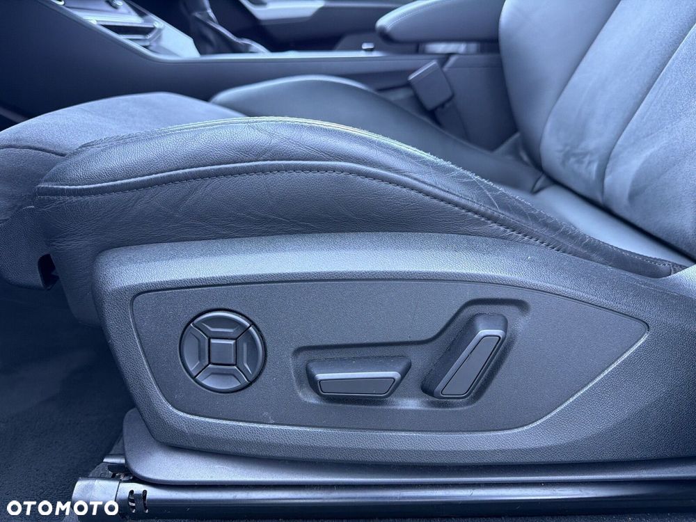Audi Q3 35 TDI S-Line S tronic - 23