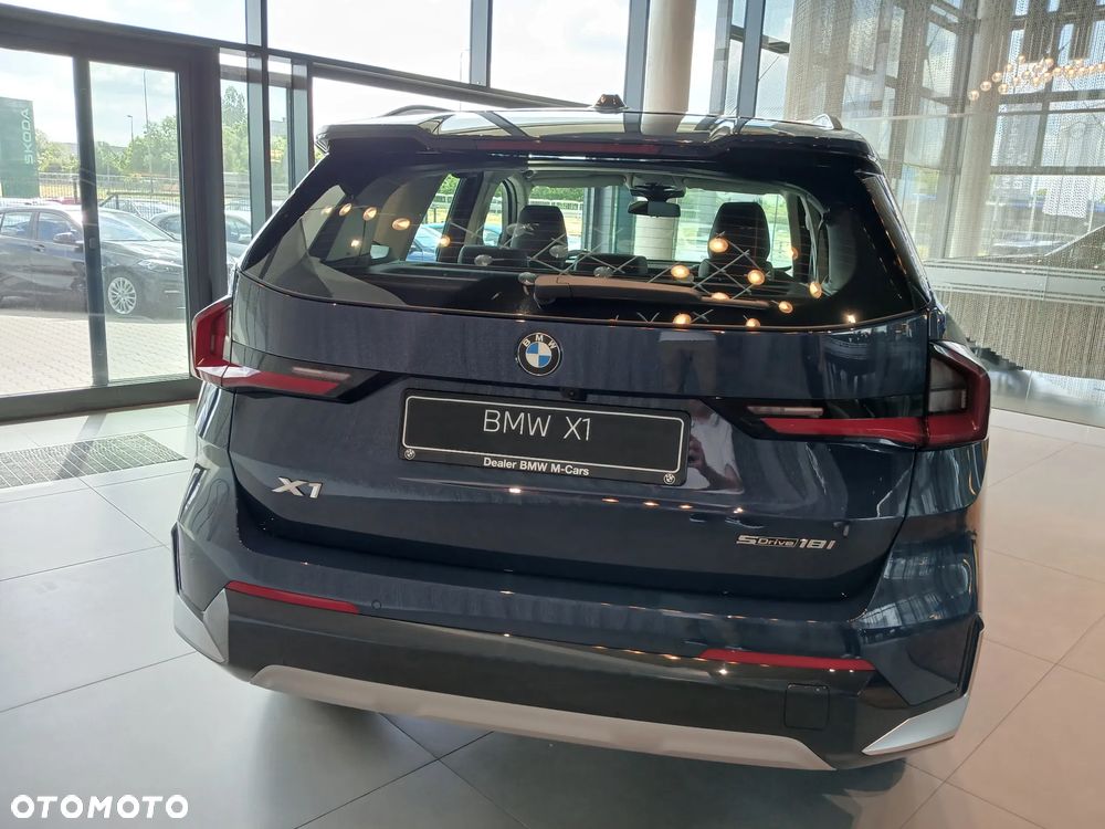 BMW X1 sDrive18i xLine - 11