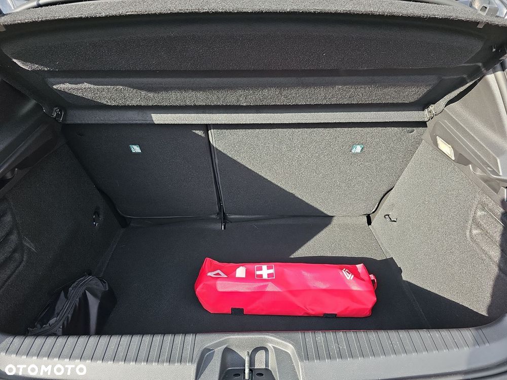 Renault Clio 1.0 TCe Evolution - 23