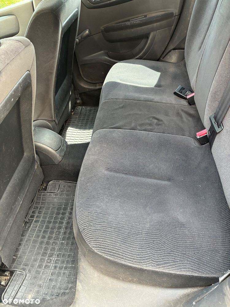 Citroën C4 1.6 HDi Magic - 16