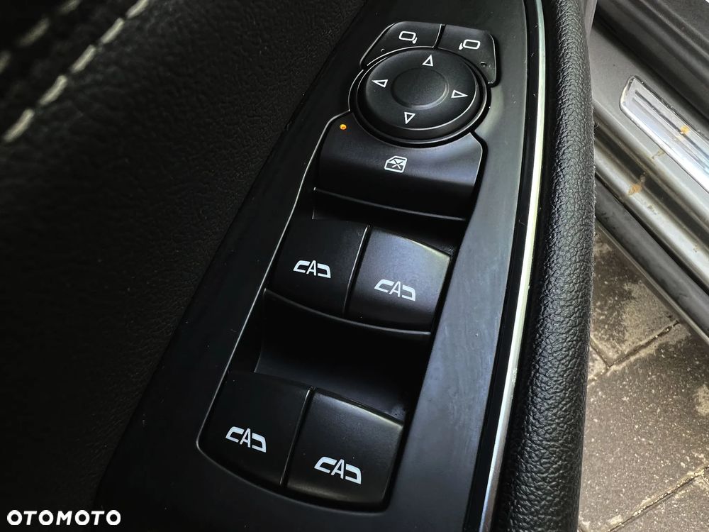 Opel Insignia 1.5 T Exclusive S&S - 30