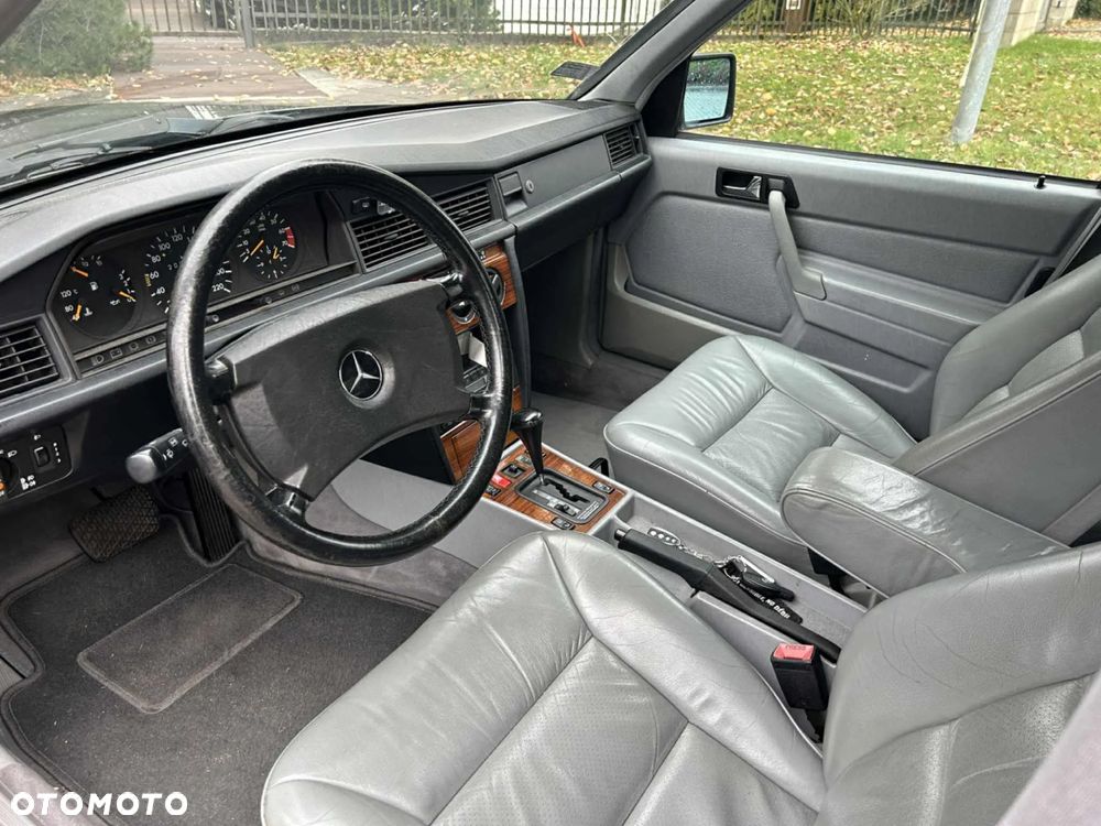 Mercedes-Benz W201 (190) - 6