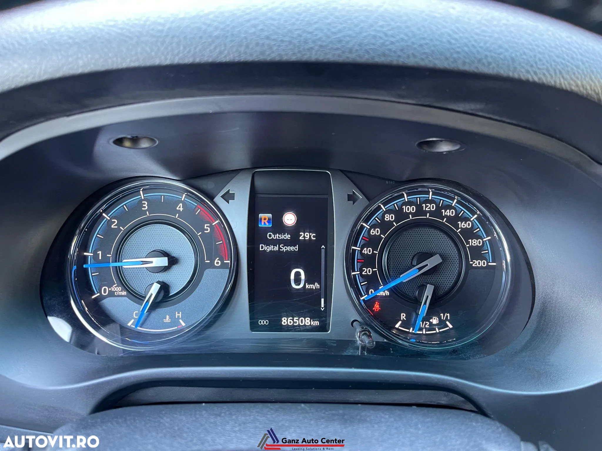 Toyota Hilux 2.8D 204CP 4x4 Double Cab AT Invincible - 20