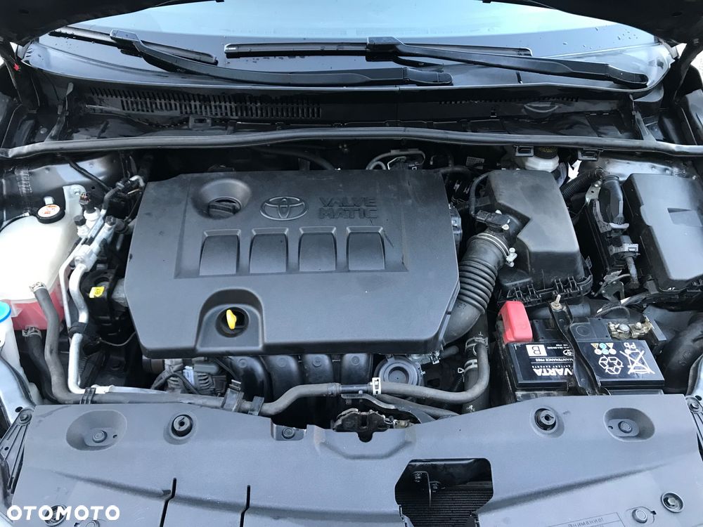 Toyota Avensis - 16