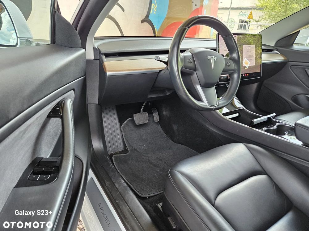 Tesla Model 3 - 15