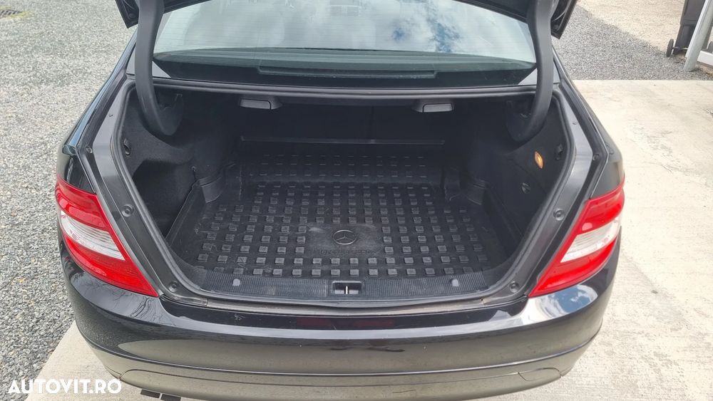 Mercedes-Benz C 200 CDI BlueEFFICIENCY - 14