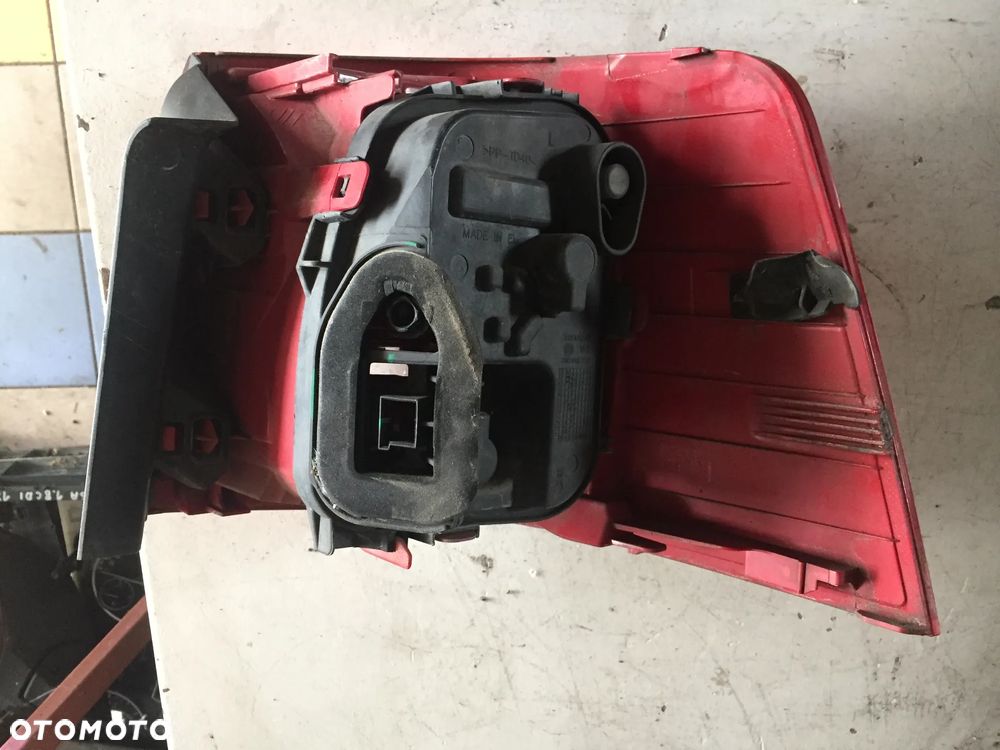 VW SHARAN 13R LAMPA LEWA TYŁ 7N0945095G - 3