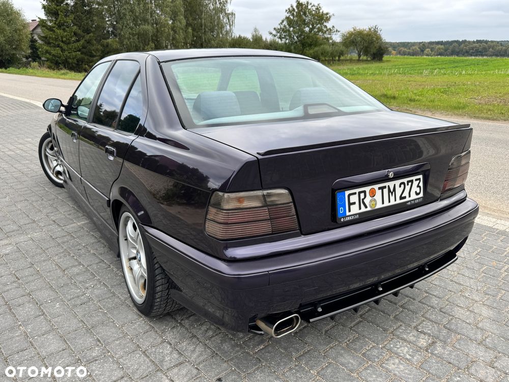 BMW Seria 3 318i - 4