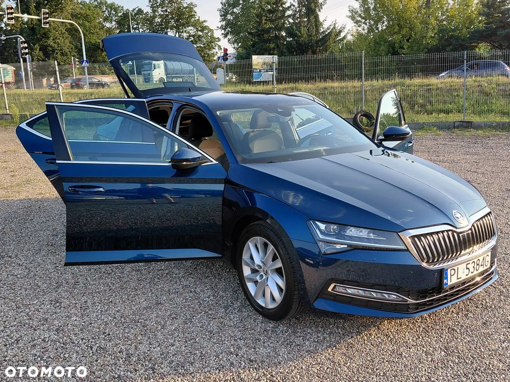 Skoda Superb 2.0 TDI SCR 4x4 Style DSG - 9