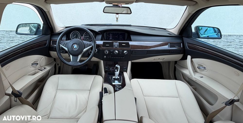 BMW Seria 5 520i Sport-Aut. - 16