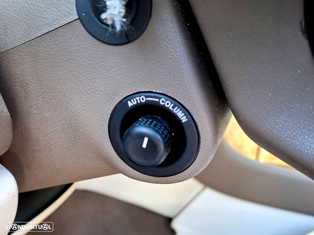 Jaguar S-Type 3.0 V6 Executive Auto. - 11