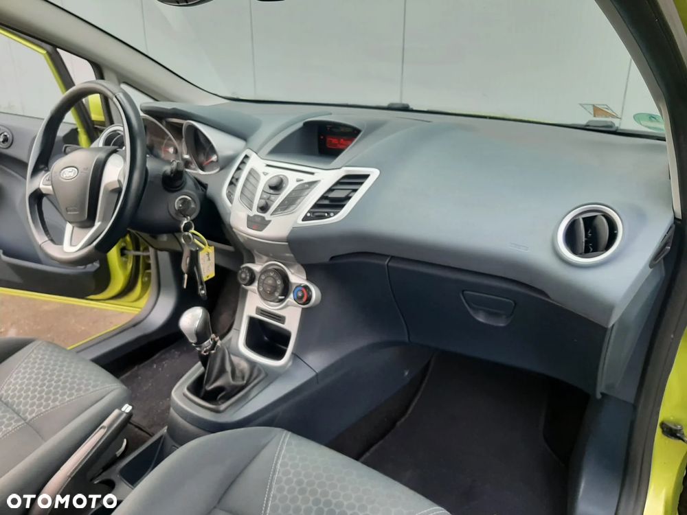 Ford Fiesta 1.25 Titanium EU6 - 5