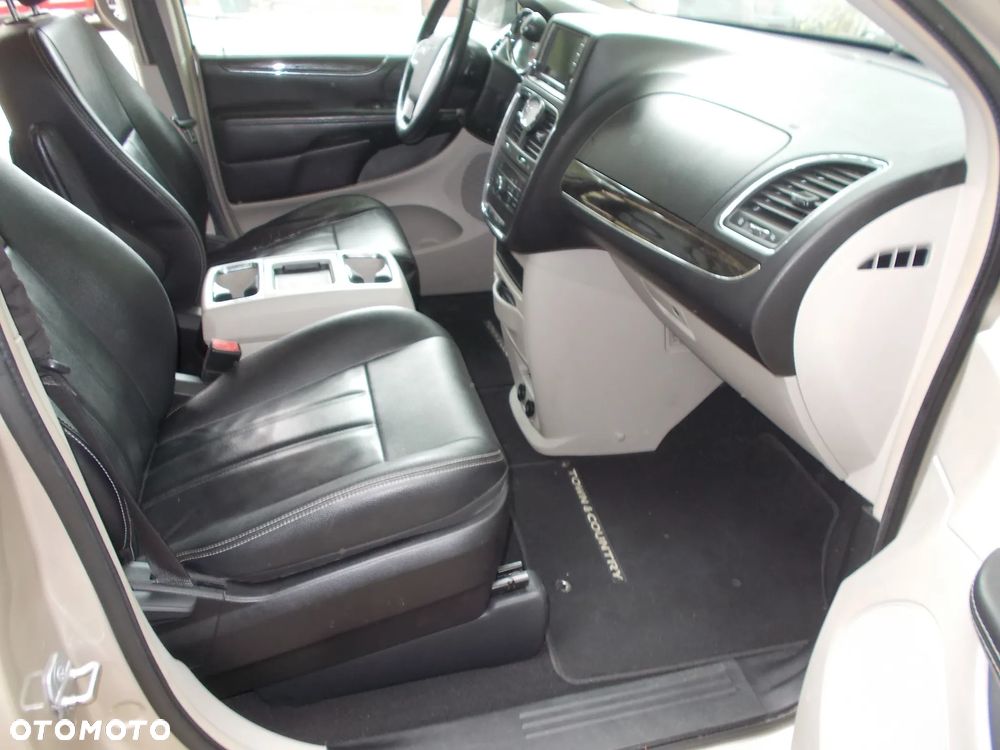Chrysler Town & Country 3.6 Touring - 15