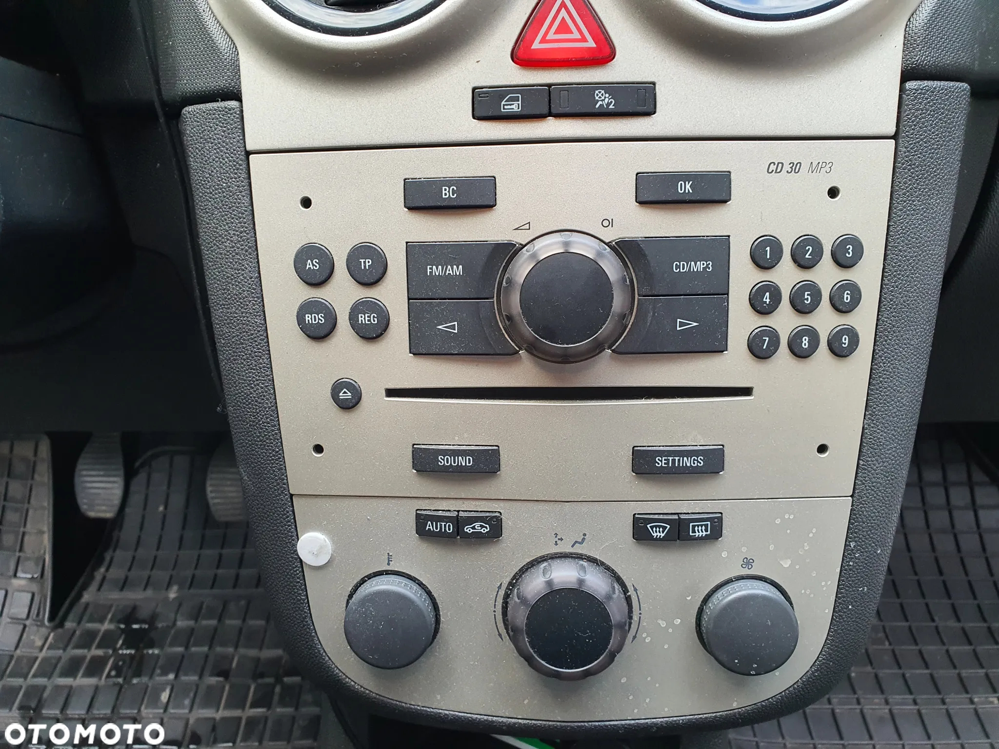 Opel Corsa 1.2 16V - 22