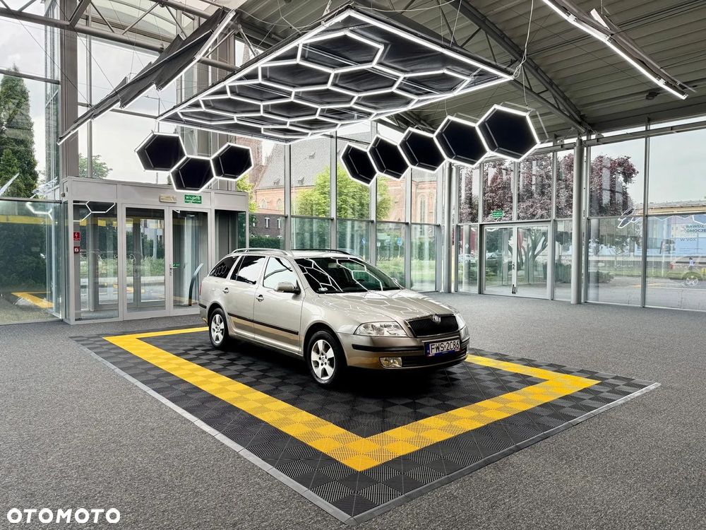 Skoda Octavia 1.6 Combi Ambiente - 3