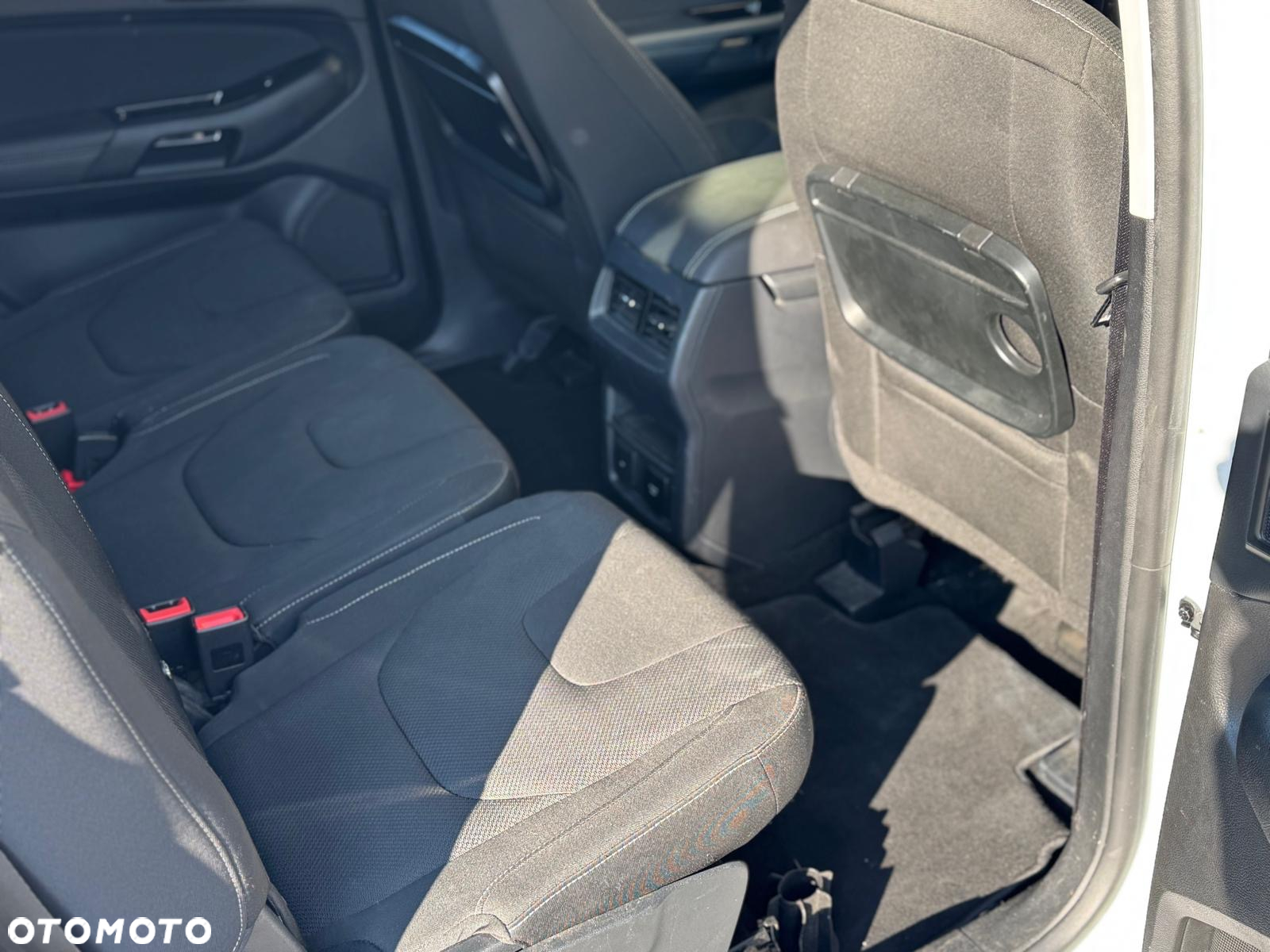 Ford S-Max - 23
