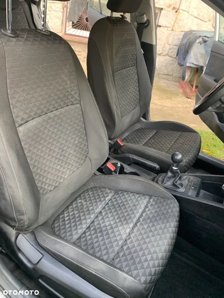 Kia Rio 1.2 L - 10