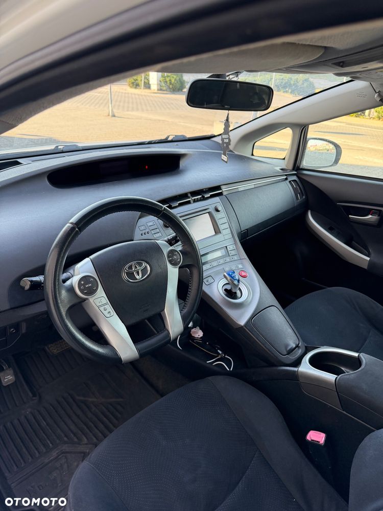 Toyota Prius 1.8 HSD Luna - 11