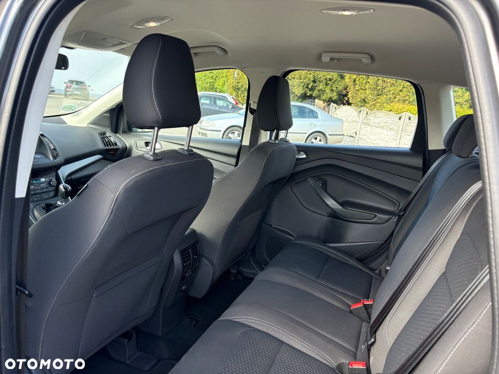 Ford Kuga 1.5 EcoBoost 2x4 Titanium - 9