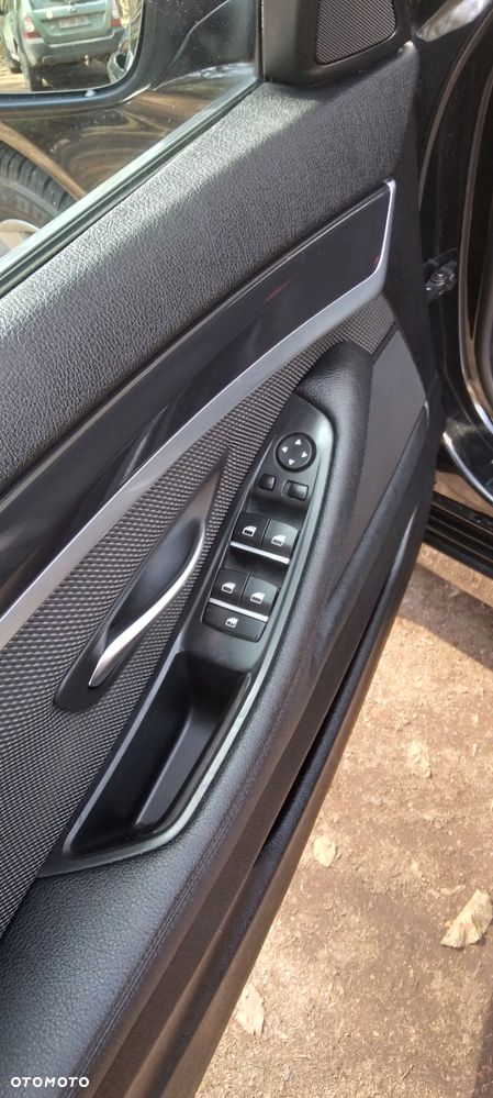 BMW Seria 5 518d - 13