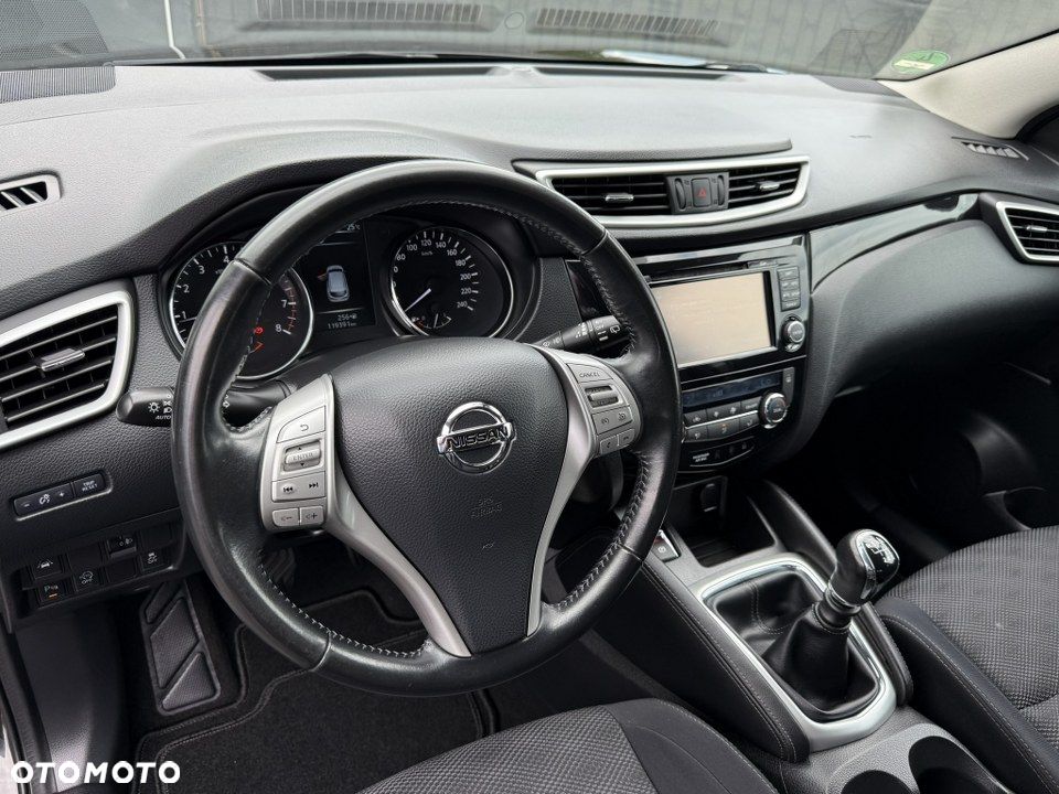 Nissan Qashqai 1.2 DIG-T Tekna EU6 - 18