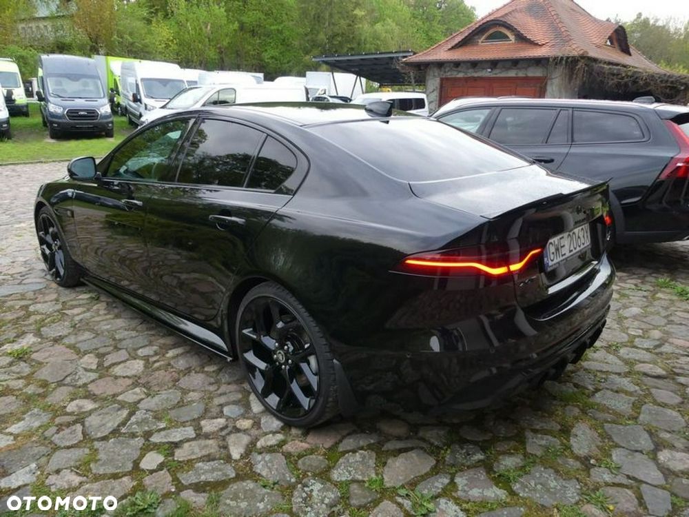 Jaguar XE 2.0 T AWD R-Sport - 29