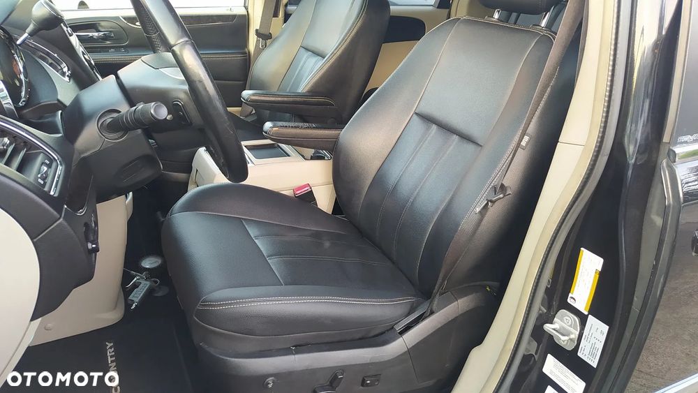 Chrysler Town & Country 3.6 Touring - 12