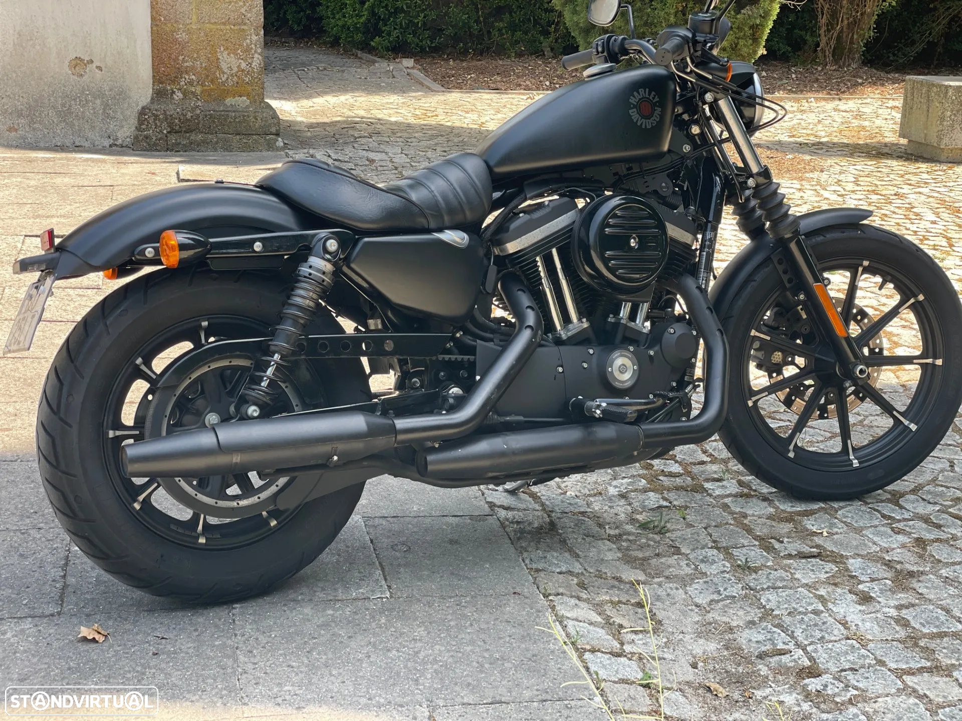Harley-Davidson Sportster IRON 883 - 4