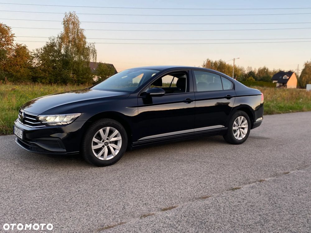 Volkswagen Passat - 4