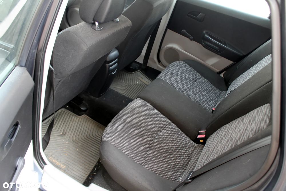 Kia Ceed 1.4 L - 15