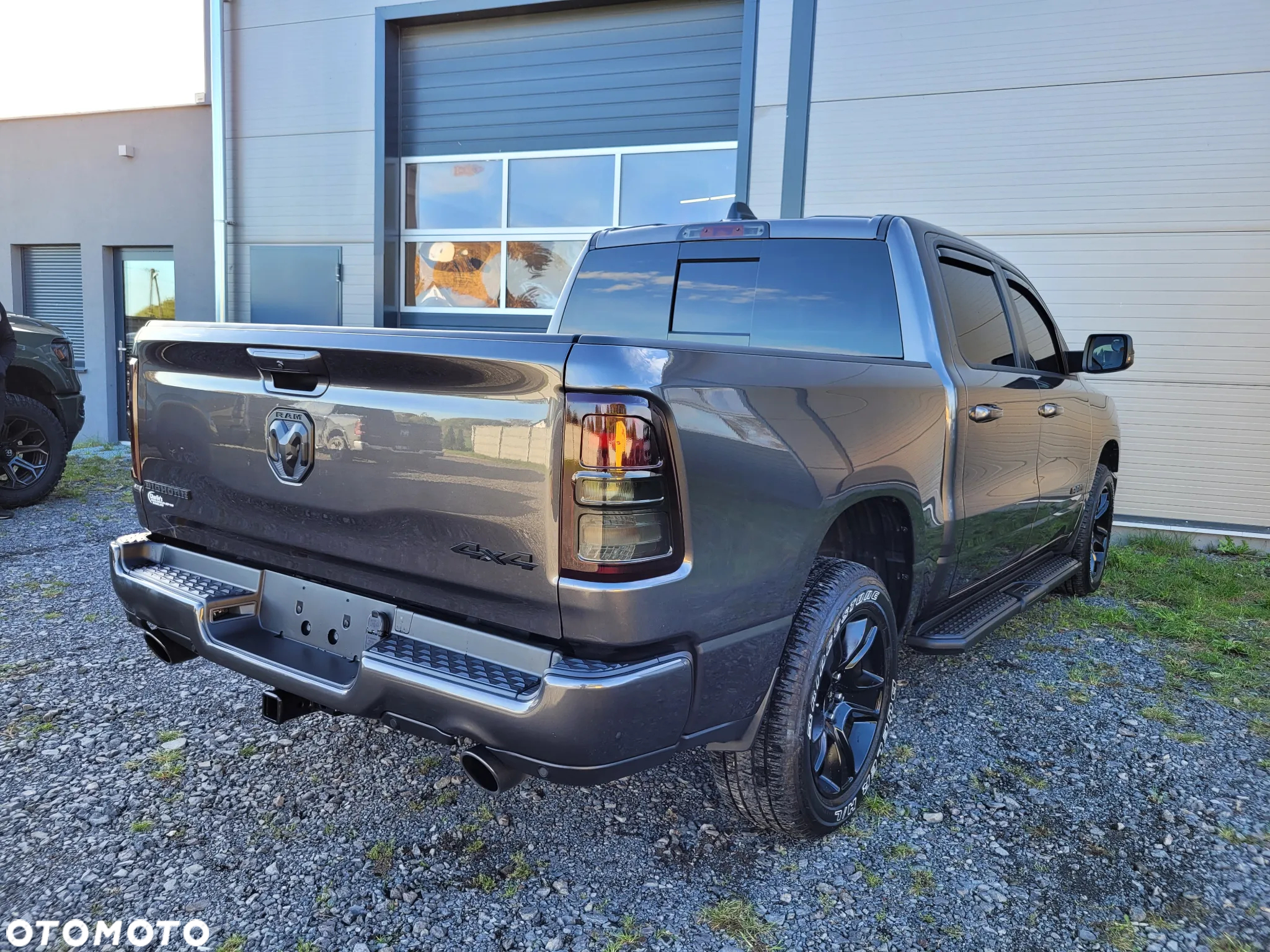 RAM 1500 Crew Cab Shortbed Bighorn - 5