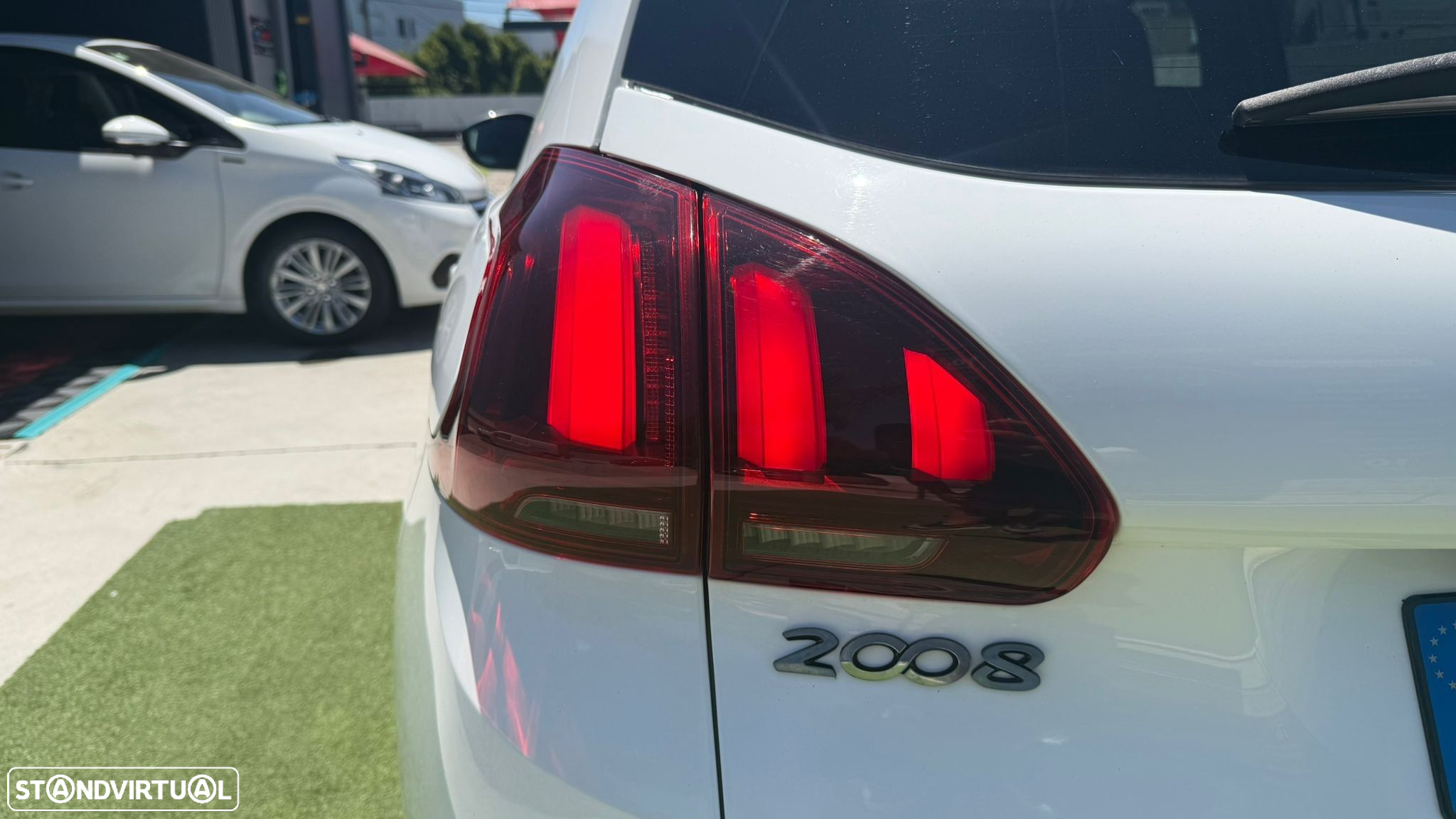 Peugeot 2008 1.2 PureTech Style - 10