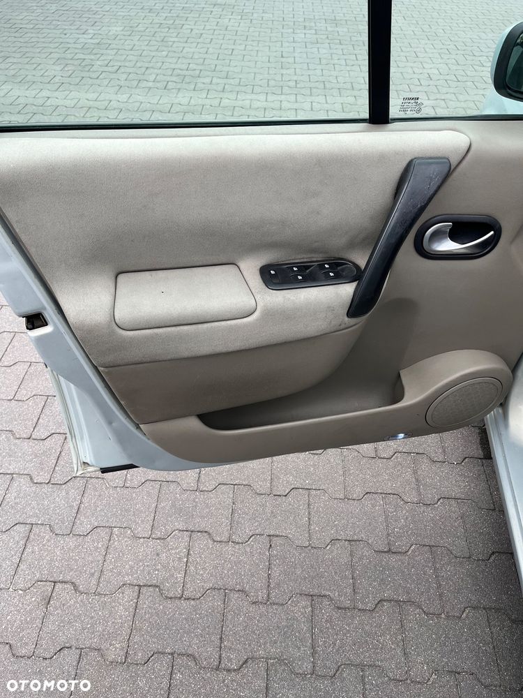 Renault Scenic 1.5d Ci Confort Privilege - 17