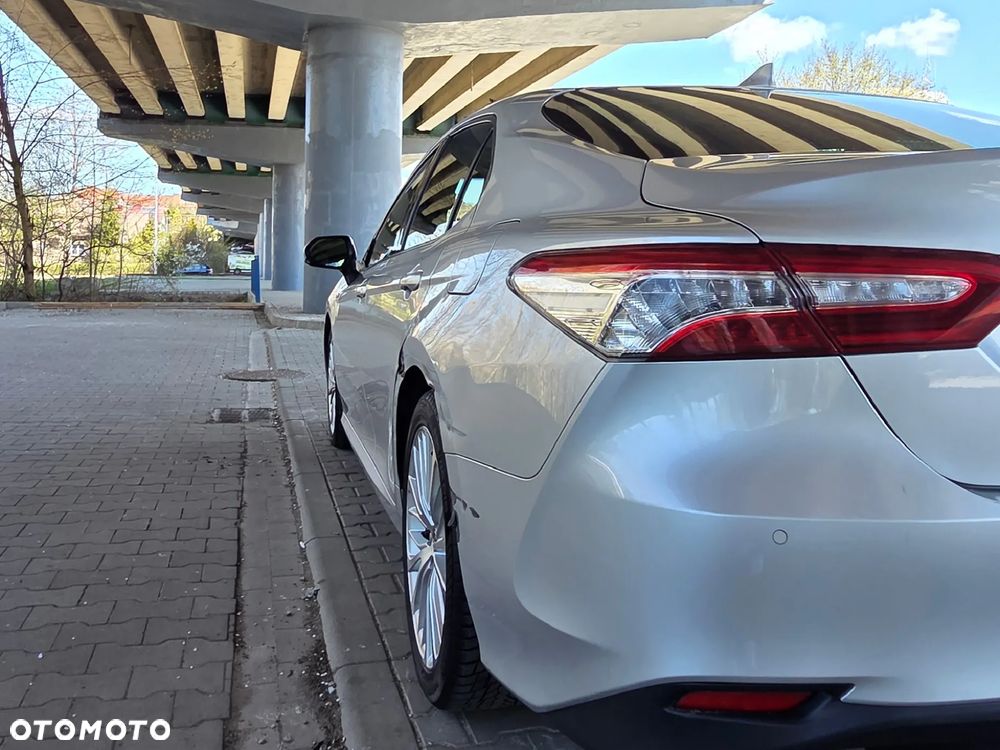 Toyota Camry 2.5 Hybrid Executive CVT - 16