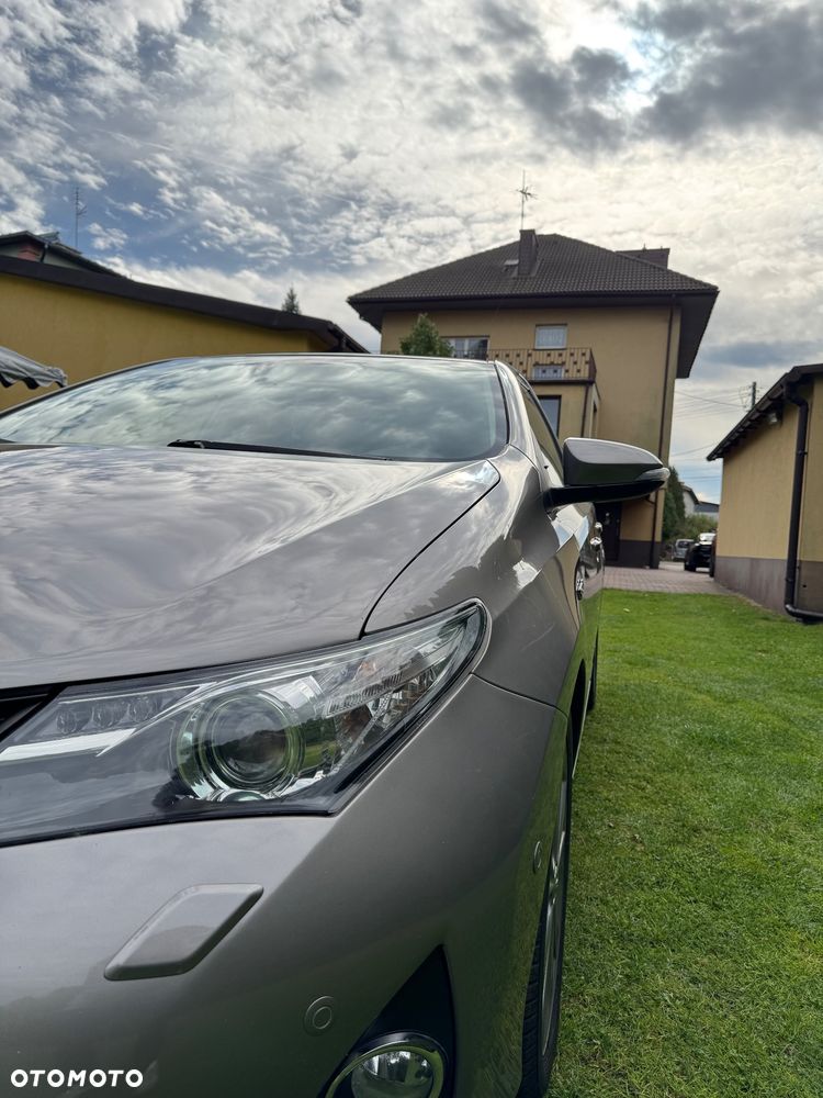 Toyota Auris 1.8 HSD Luna - 5