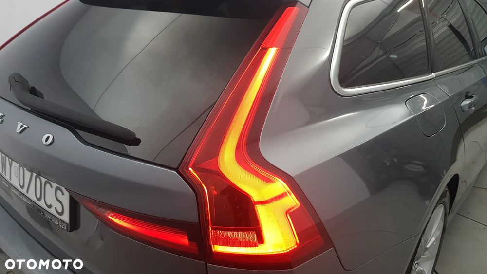 Volvo V90 D5 SCR AWD Momentum Pro - 3