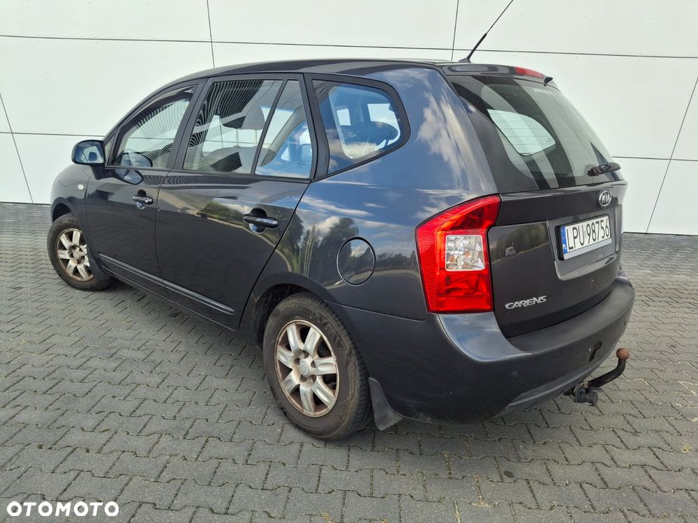 Kia Carens 2.0 EX - 15